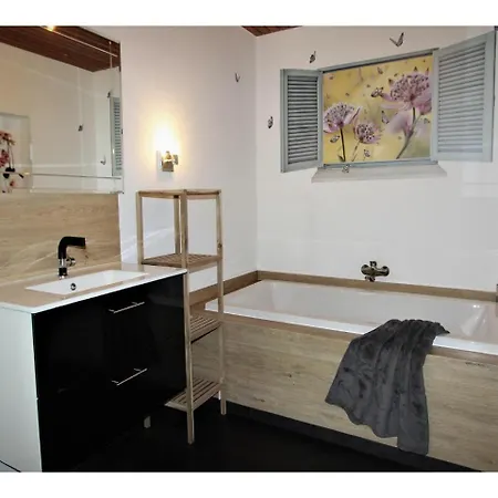 아파트 Two-bedroom In Schieder-schwalenberg 슈나이더슈발렌베르크